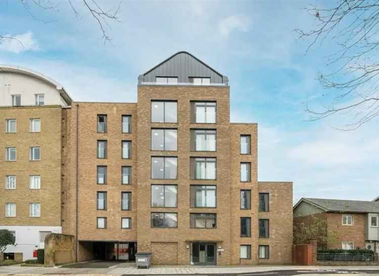 One Double Bedroom River Thames View Apartment Near Kew Bridge Station