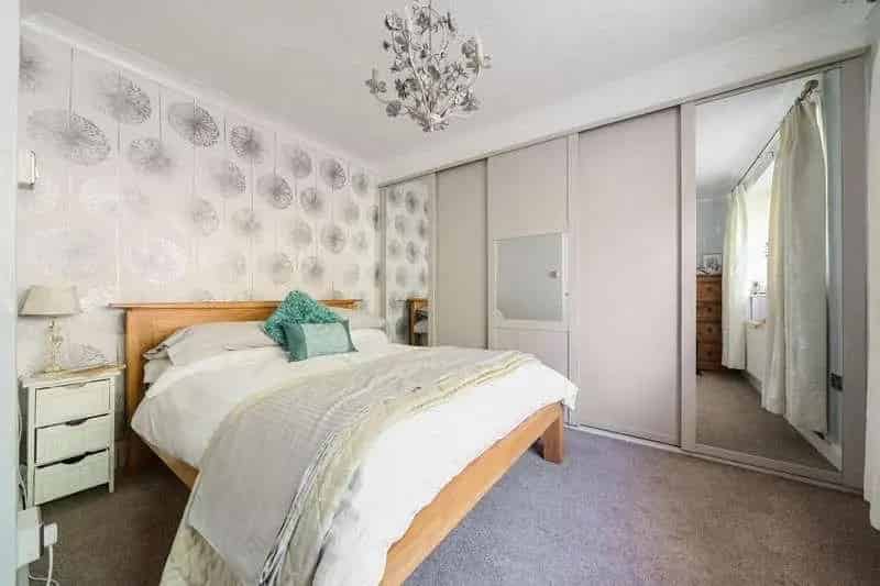 2 Bed House for Sale Detached Bungalow with Conservatory and Parking