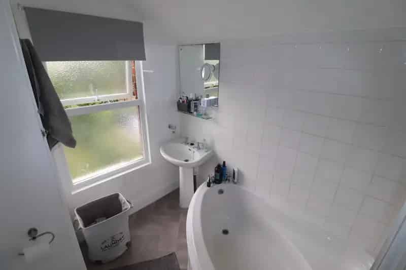 2 Bedroom Terraced House Near Station High Street