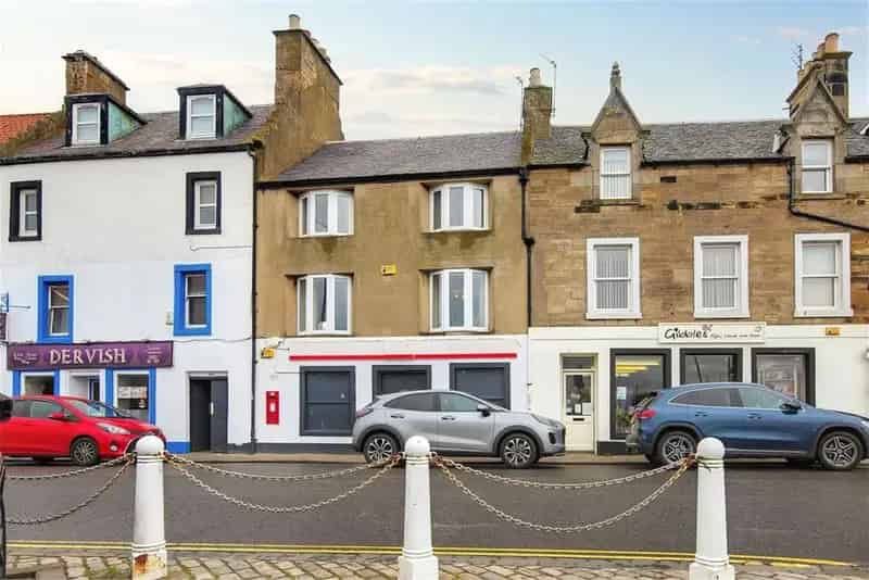 3 Bed Flat First Floor 1 Reception Room Modern Seaside Home