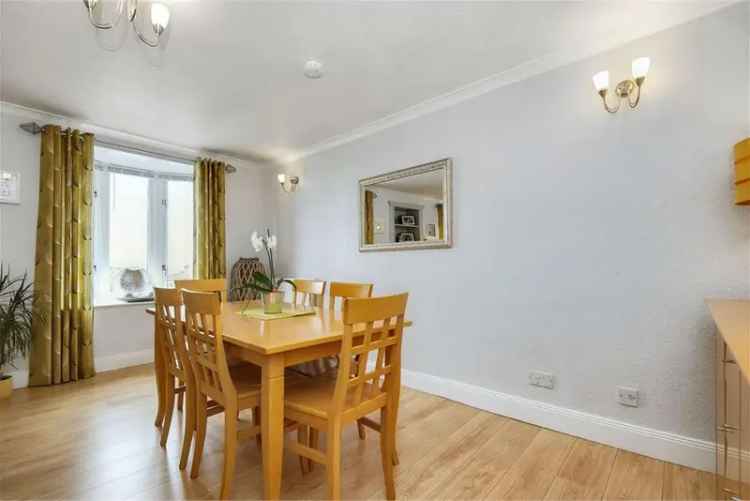 3 Bed Flat First Floor 1 Reception Room Modern Seaside Home