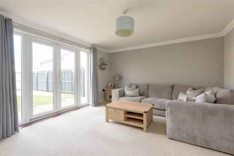 3 Bed Semi Detached House with Garden