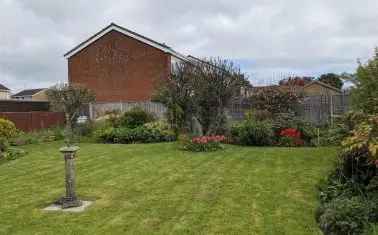 Bungalow For Sale in Wellington, England