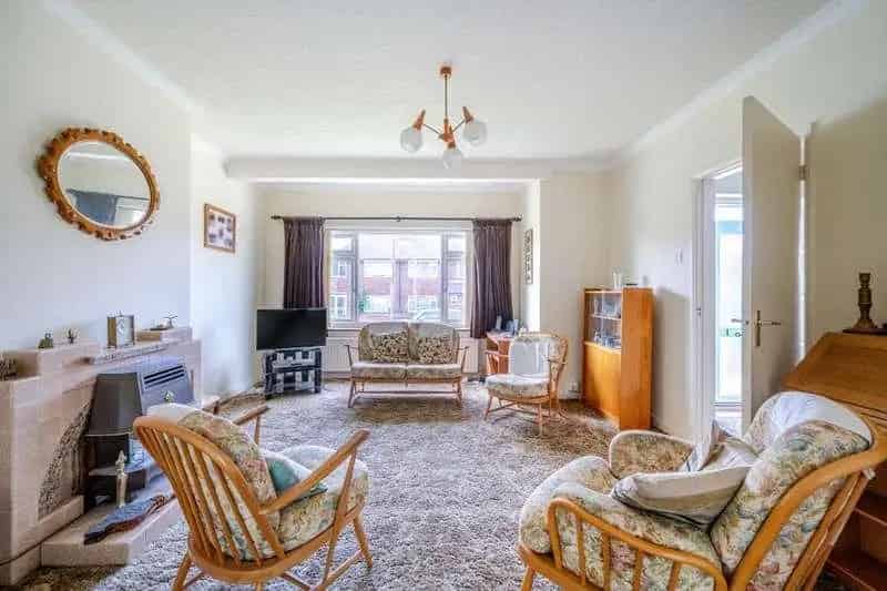 3 Bed Semi-Detached House For Sale