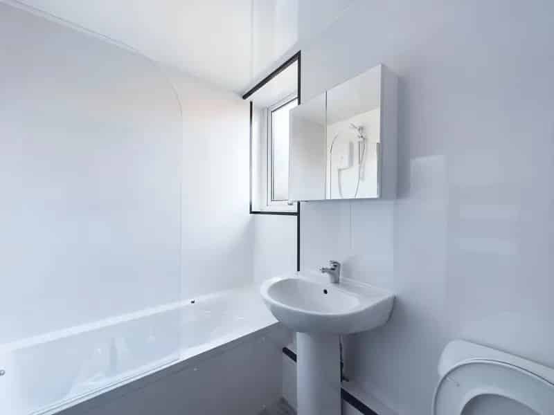 3 Bedroom Flat House to Rent Croftfoot