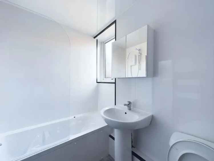3 Bedroom Flat House to Rent Croftfoot