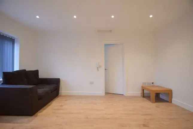 1 Bedroom Flat City Road Roath CF24