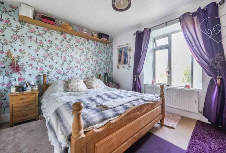 3 Bedroom Semi-Detached House for Sale in Bath