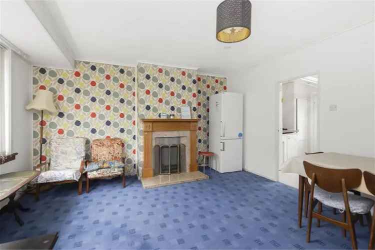 3 Bed Terraced House with Garden and Parking