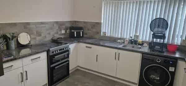 3 Bed House Near Train Station  New Carpets and Laminate