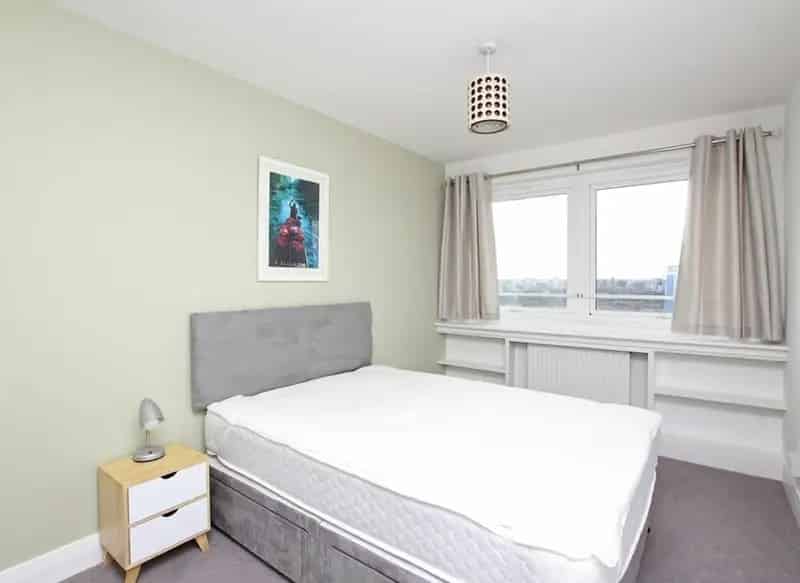 2 Double Bedroom Flat Battersea Park Views Gym Pool Squash Court