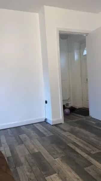 Spacious Property with Big Kitchen Garden and Two Bedrooms