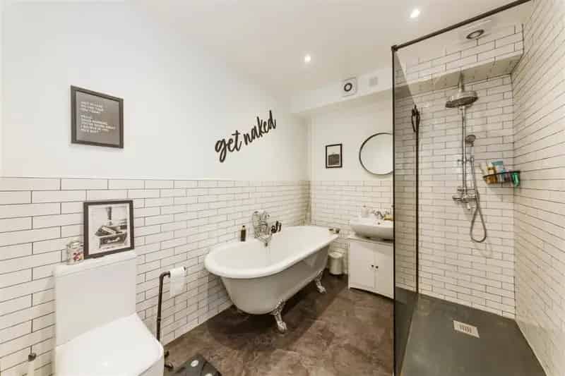 2 Bedroom Maisonette for Sale Near Clifton Village