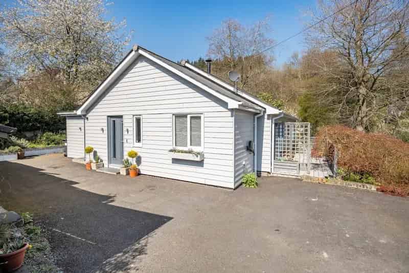 Unique 3-4 Bed Detached Home in 1.5 Acres with Waterfall