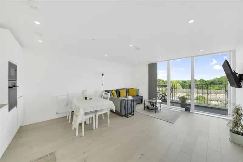 2 Bedroom Apartment Near Westfield Stratford
