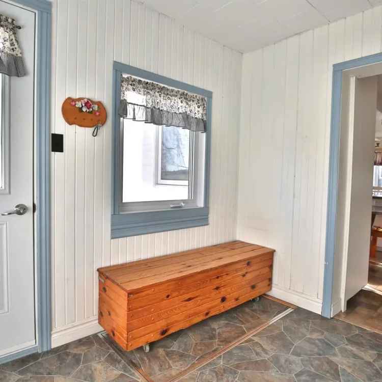 3-Bedroom House with Garage - Country Setting Near St-Hyacinthe