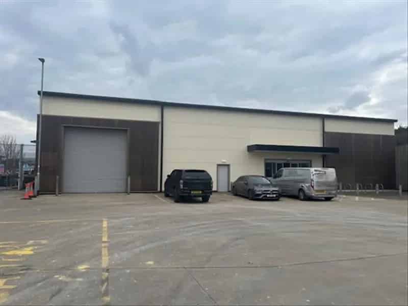Modern Detached Warehouse To Let Ample Parking 6m Eaves