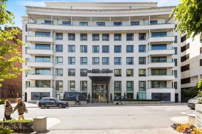 3 Bed Flat for Sale in Embassy Court St John's Wood NW8