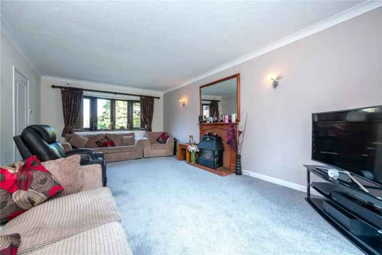 4 Bedroom Detached House Thurlby Large Garden Double Garage
