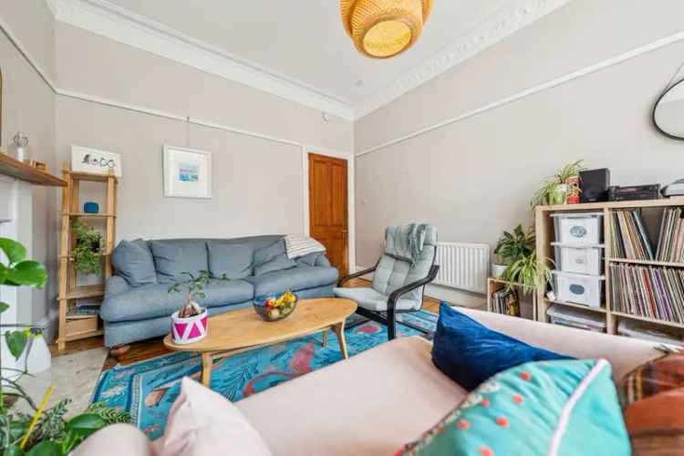 Stylish 2-Bedroom Apartment in Shawlands Glasgow Near Queens Park