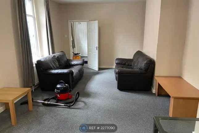 End terrace house to rent in Stokes Croft, Bristol BS1