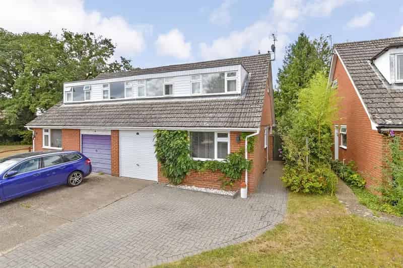 3 Bedroom Semi-Detached House for Sale Near Cranleigh High Street