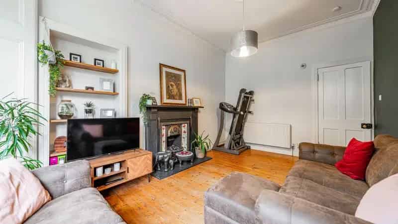 2 Bedroom Flat for Sale in Shawlands Glasgow