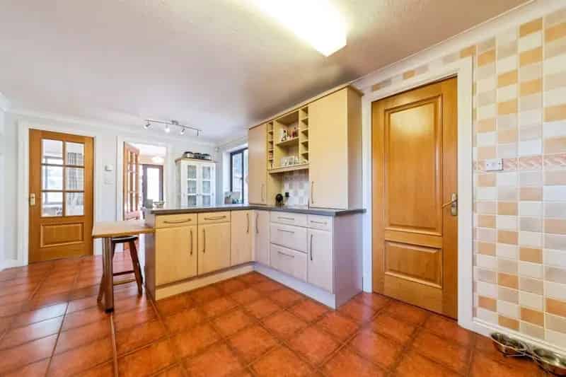 House For Sale , Grantham Road, North Kesteven, England