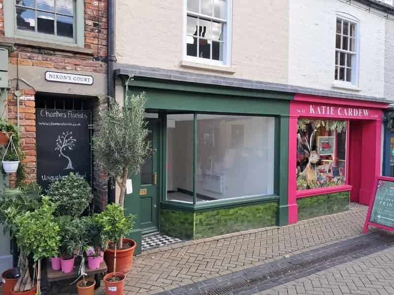 Fully Fitted Retail Units with Luxury Finishes