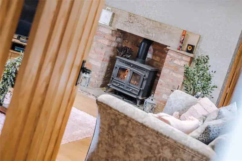 4 Bedroom Family Home Doncaster Road Foulby