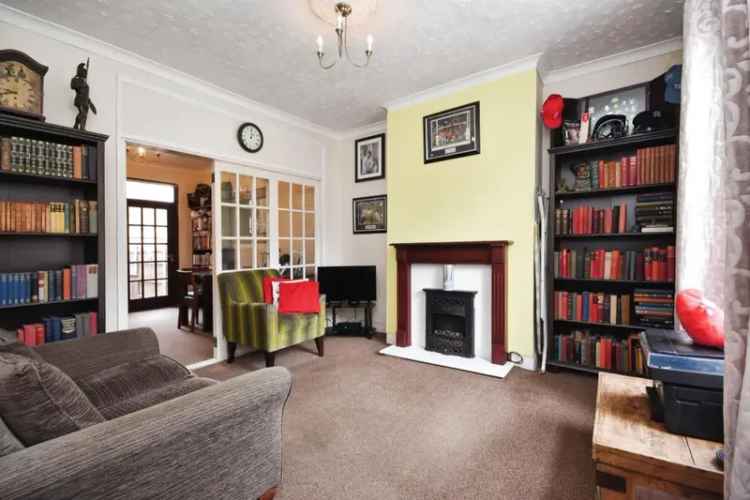 2 Bedroom Terraced House Near Brentwood Station
