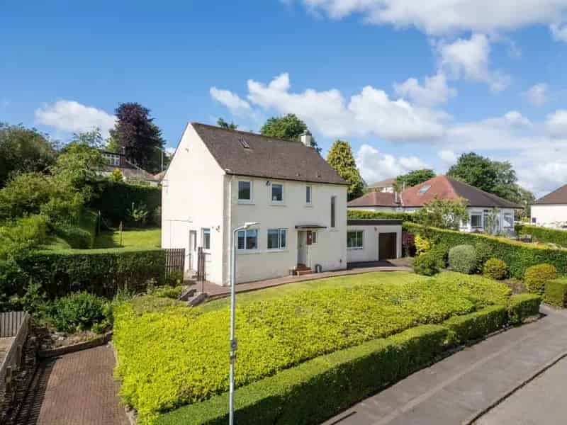 4 Bedroom Detached Villa for Sale Near Giffnock