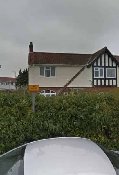 Family Home Near Schools and Shops