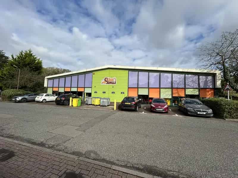 Soft Play Centre Leisure Unit Redditch 595 sq m To Let