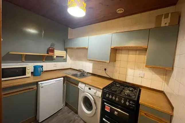 Flat to rent in Roebank Street, Dennistoun, Glasgow G31