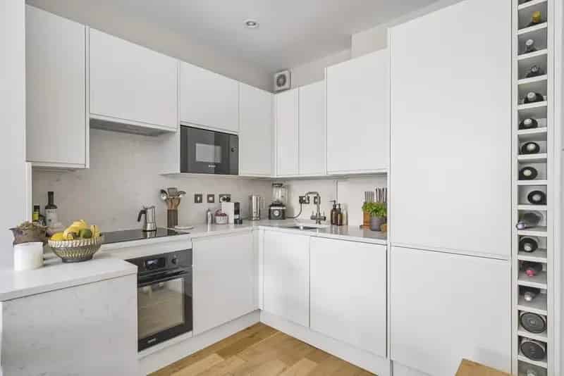 Two Bedroom Flat South Hampstead Exceptional Standard Period Building