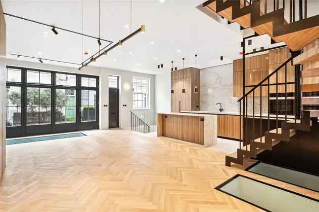 Mews house for sale in Astwood Mews, London SW7