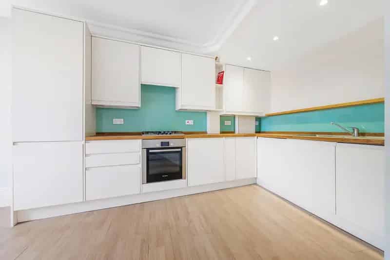 2 Bedroom Apartment Brixton  Near Transport Links
