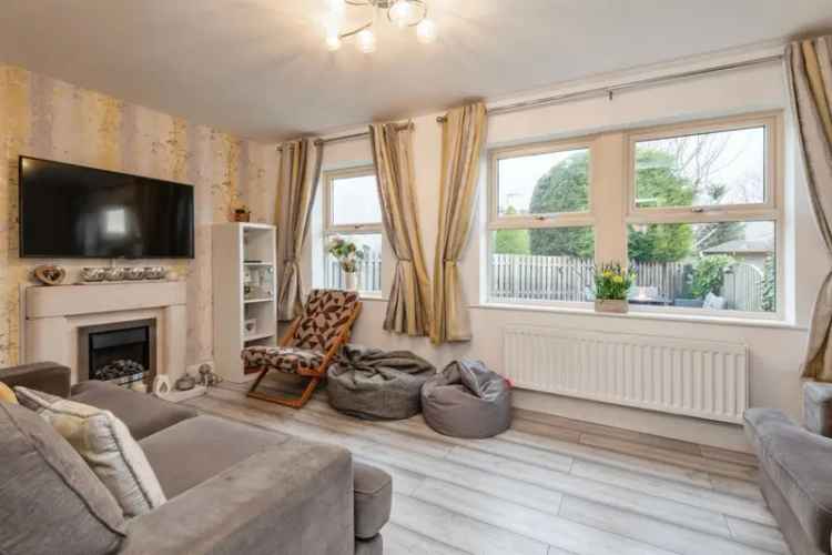 Modern Detached Family Home Holmfirth Four Bedrooms En Suite Parking