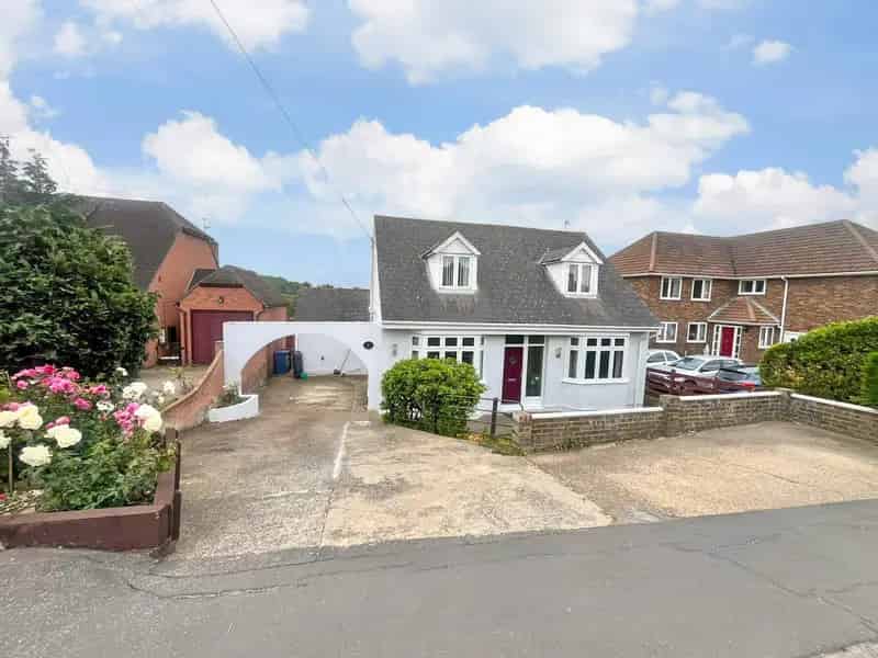 2 Bedroom Chalet Bungalow for Sale near Beach