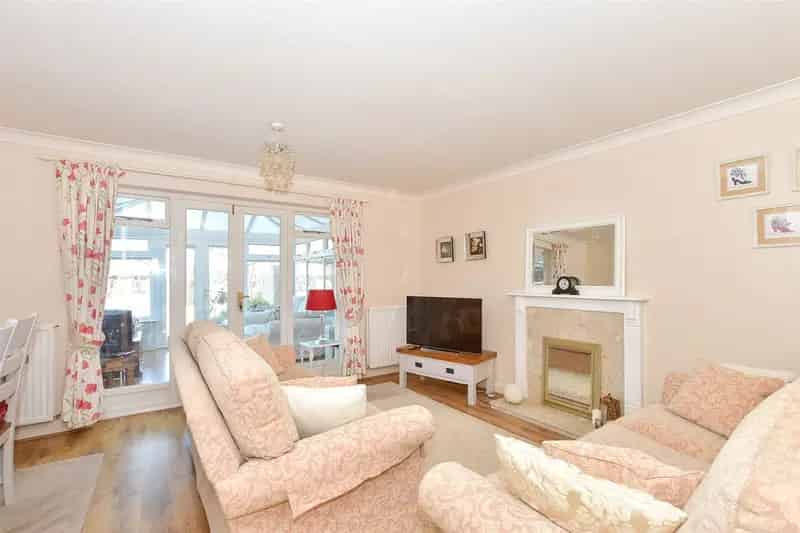 3 Bedroom Terraced House for Sale Near Station