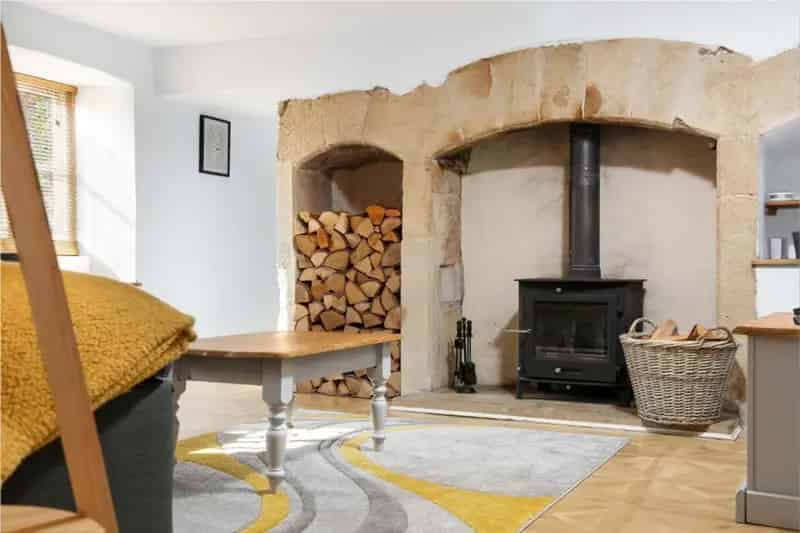 5 Bedroom Grade II Listed Cottage For Sale