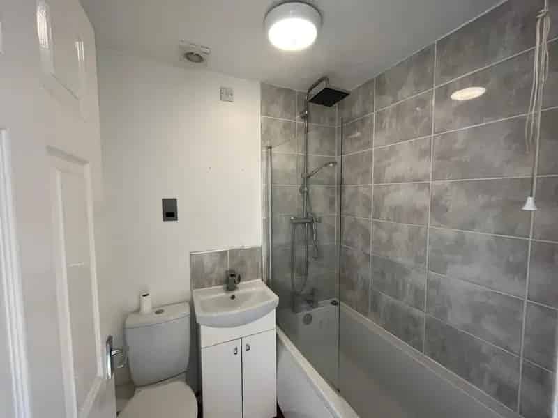 Two Bedroom House in Aylesham with Off Road Parking