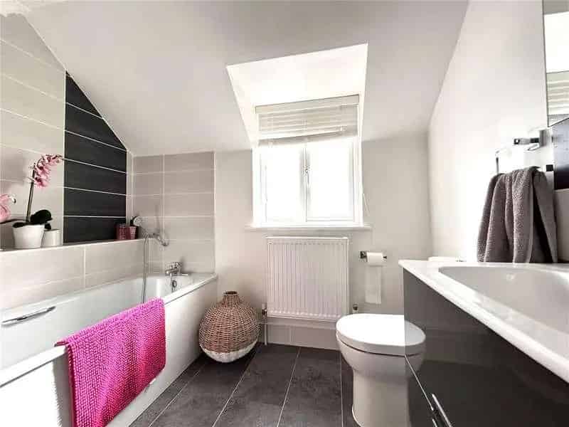 4 Bed Detached House For Sale