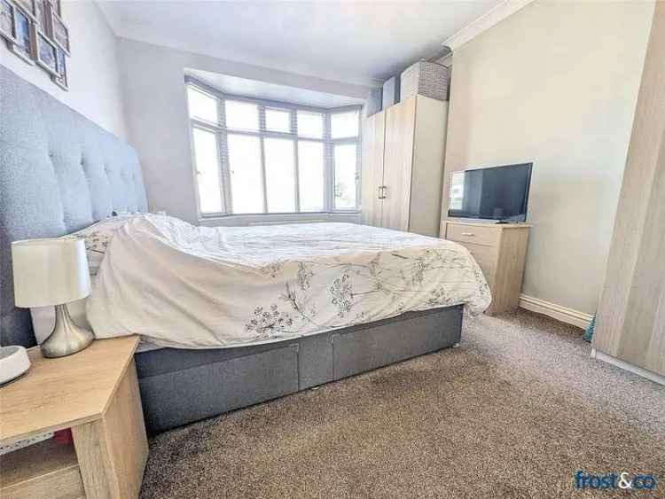 2 Bed House for Sale - South Facing Garden and Off-Street Parking