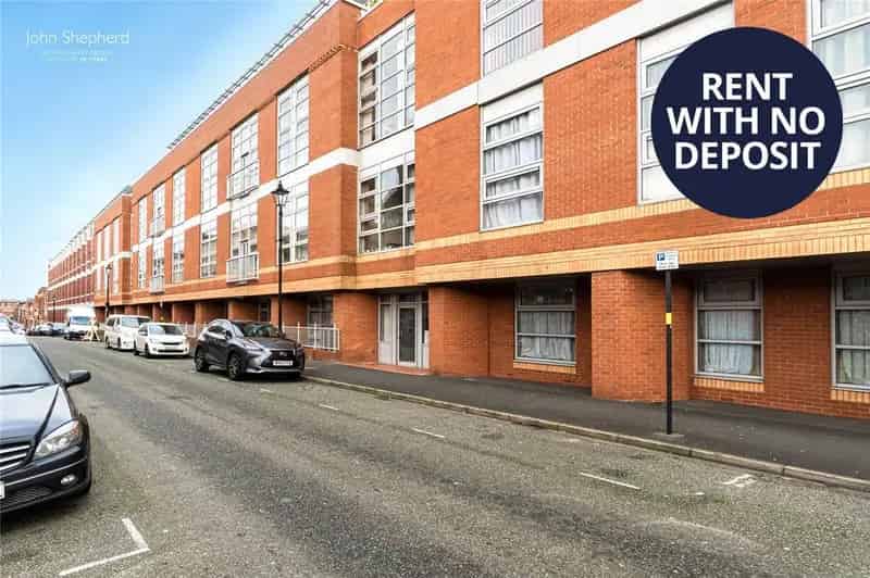 Jewellery Quarter Studio Apartment with Parking