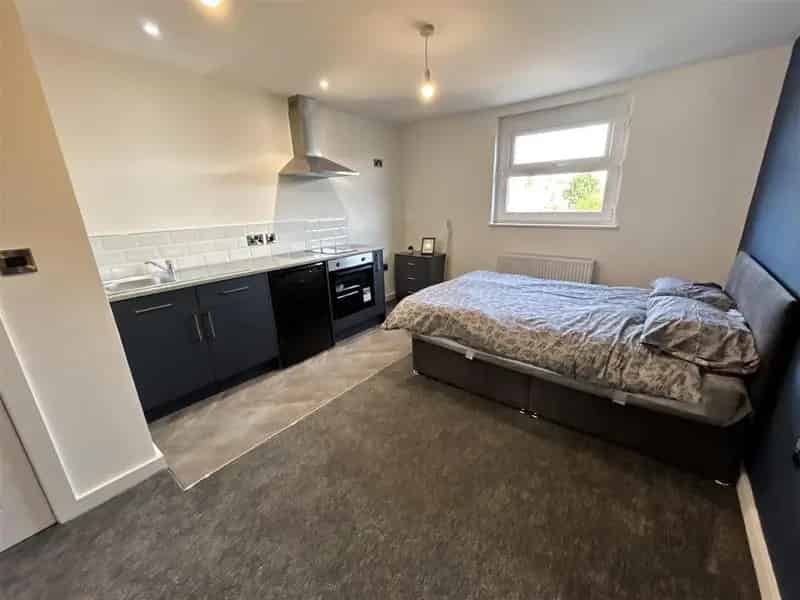 Studio to Rent