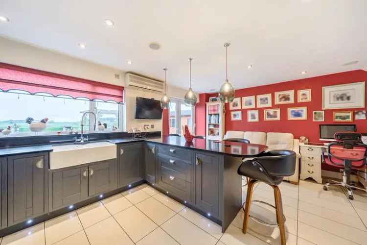 Detached House for sale with 5 bedrooms, Upper Street, Stanstead