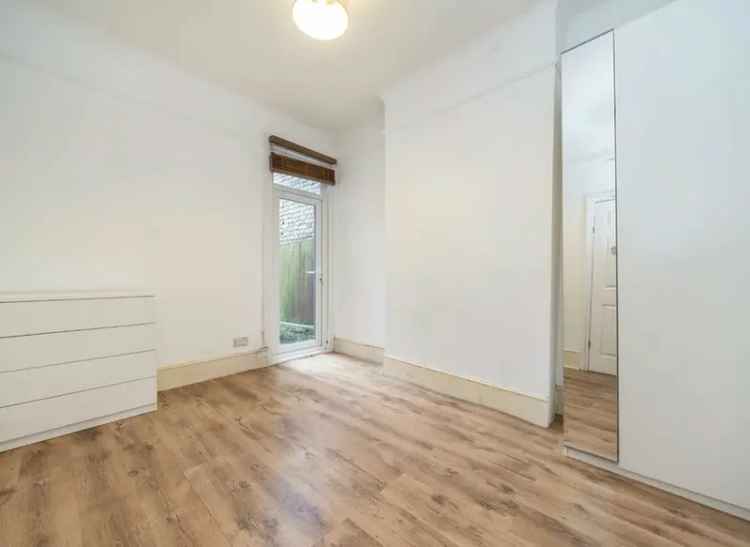  For Sale in 48, Ladywell Road, London, England