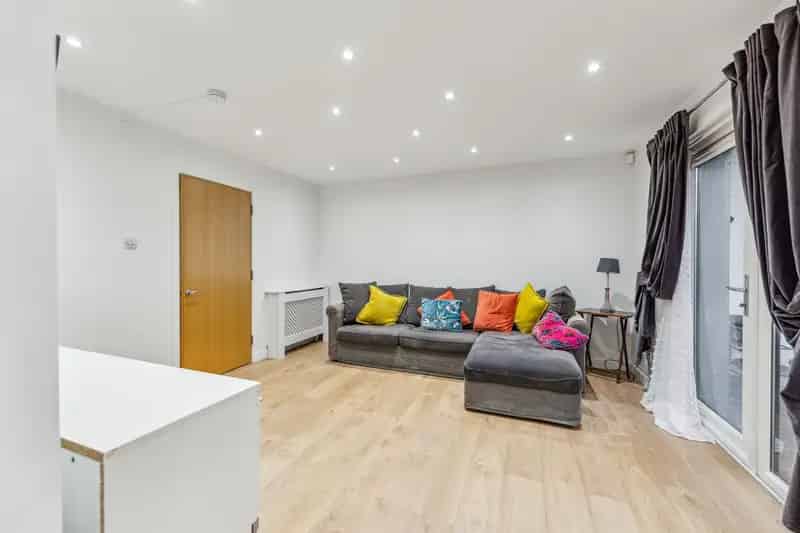 2 Bed Ground Floor Apartment Near Glasgow University